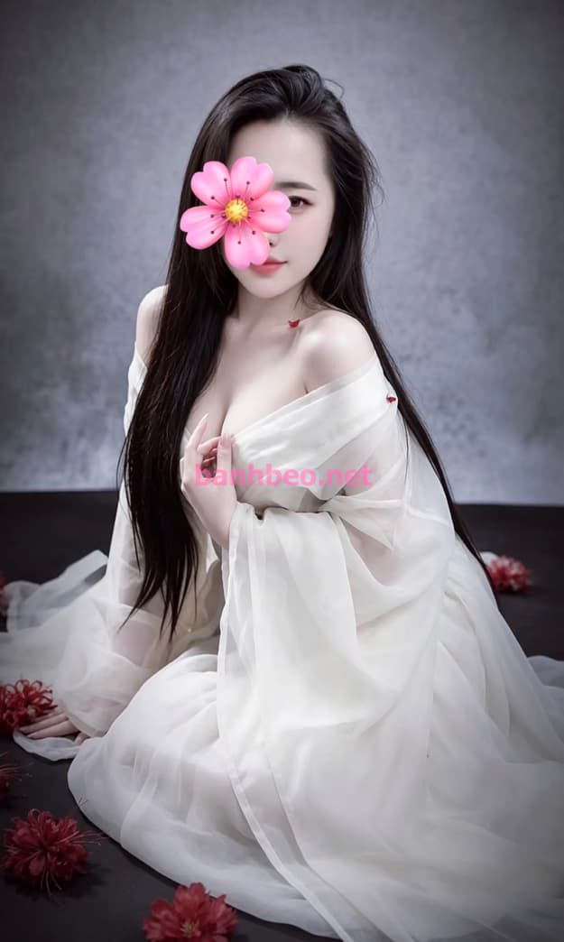 BABE QUỲNH NHI - KHUÔN MẶT ĐẸP CUỐN HÚT MỌI ÁNH NHÌN