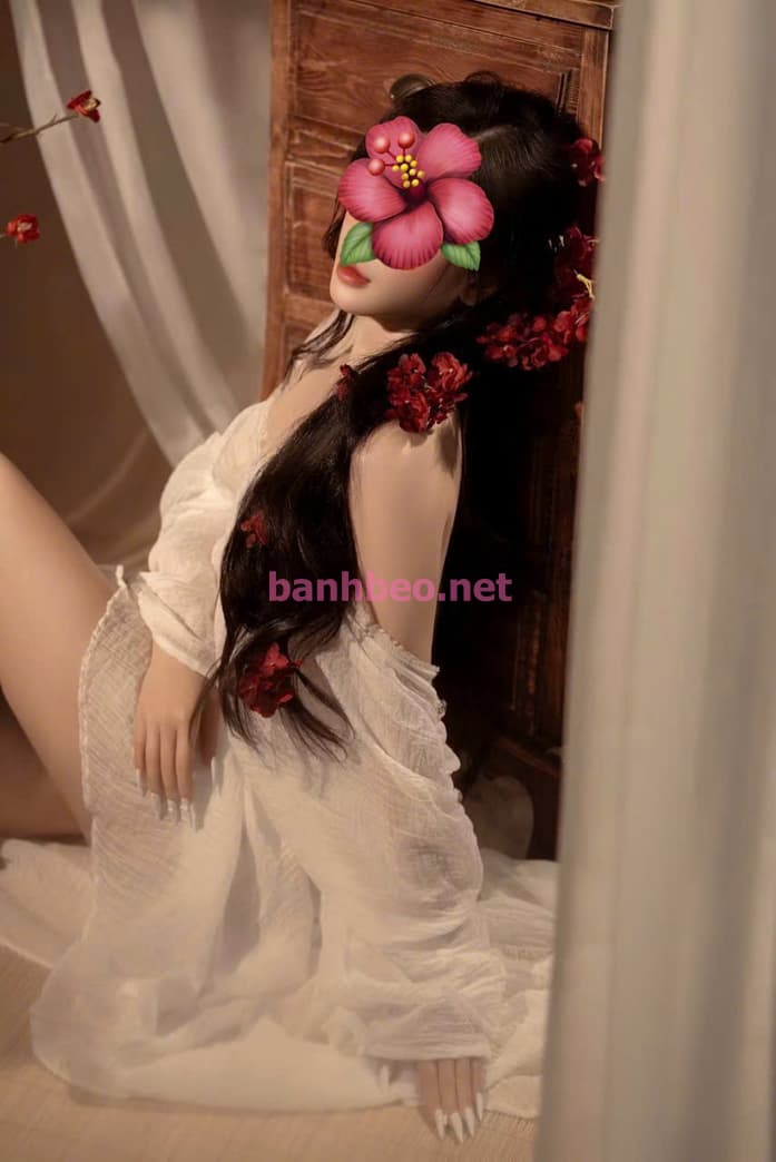 GÁI MIỀN TRUNG HẠ VY _NGỰC TO, MÔNG CONG LÀM TÌNH PHÊ