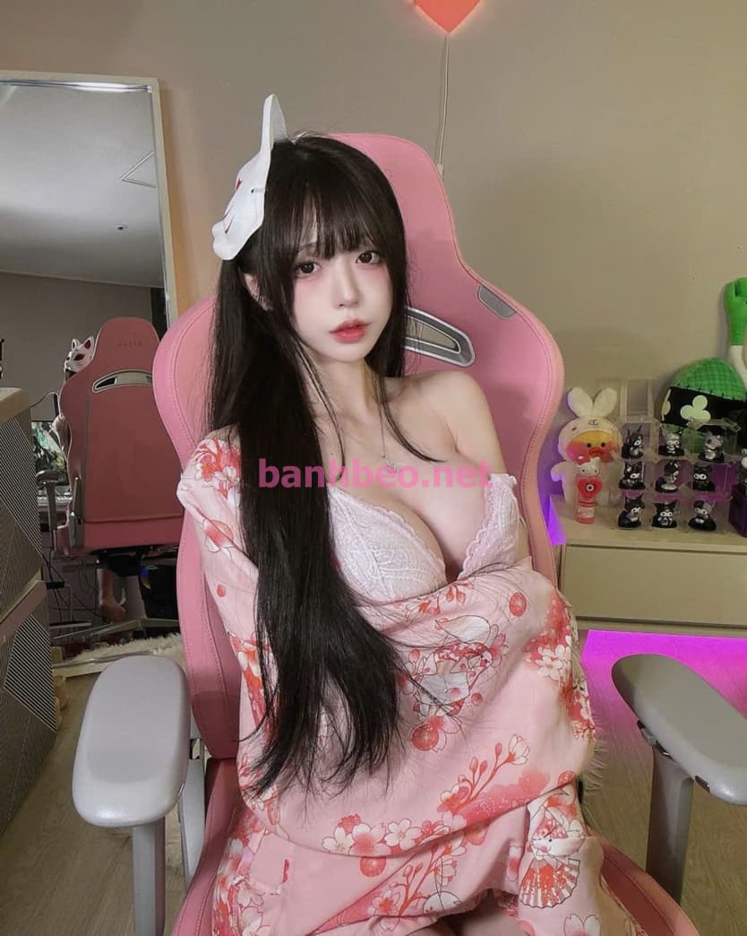 Thiên ÂN chuẩn 2k5 bao y hình ♥️♥️ 500k 1h❤️2 CÁI 800 DA TRẮNG MẶT XINH - VÚ TO TRÒN - MÔNG CĂNG - BÍM MÚP HỒNG