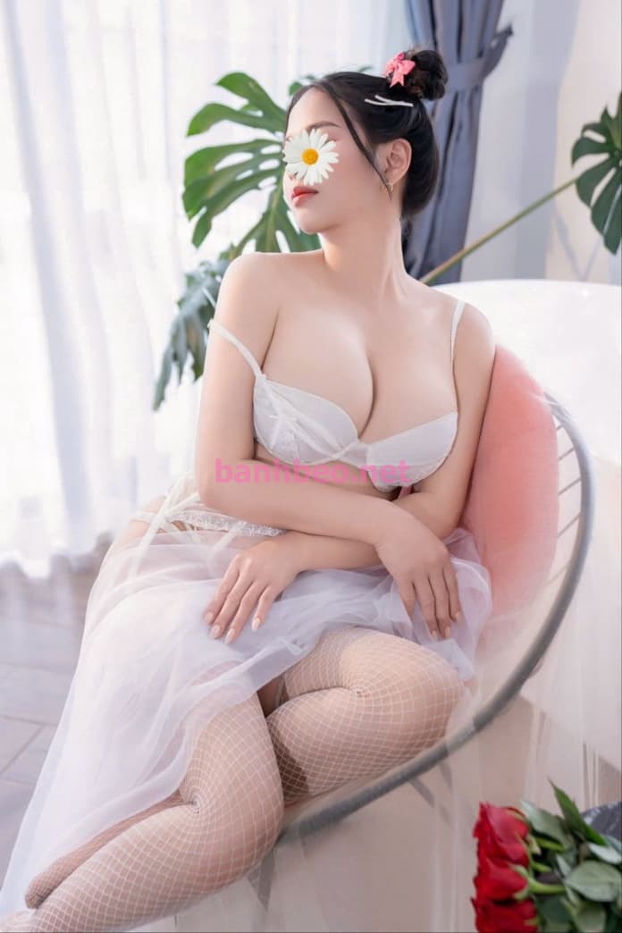 Thảo My_ Gái xinh chiều khách, kỹ năng cực tốt