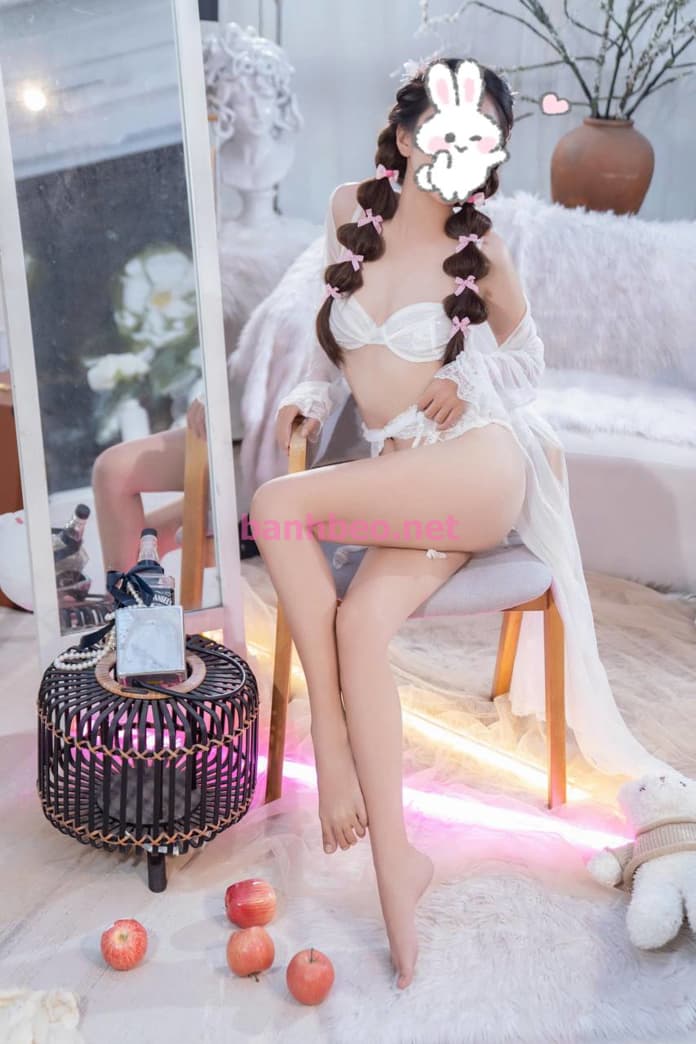 Minh Anh _ Gái xinh chiều khách, làm tình cực phê