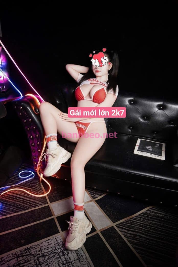 Bé Ngọc non tơ mới làm