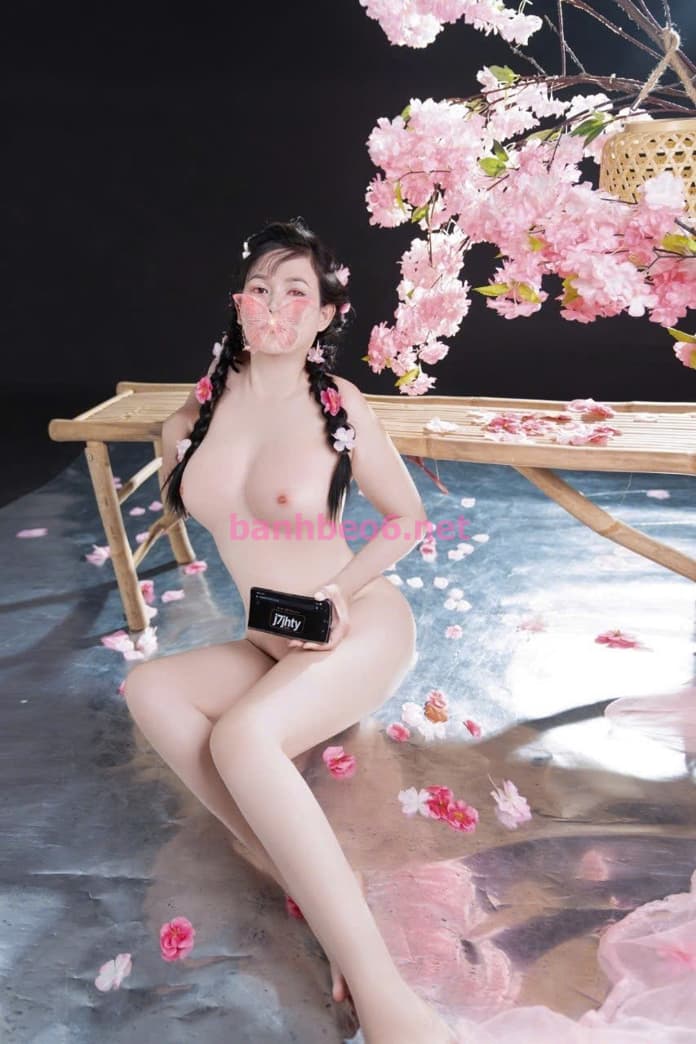 NHƯ NGỌC - EM GÁI XINH SANG MỚI ĐI LÀM, TÌNH CẢM NHƯ NGƯỜI YÊU,