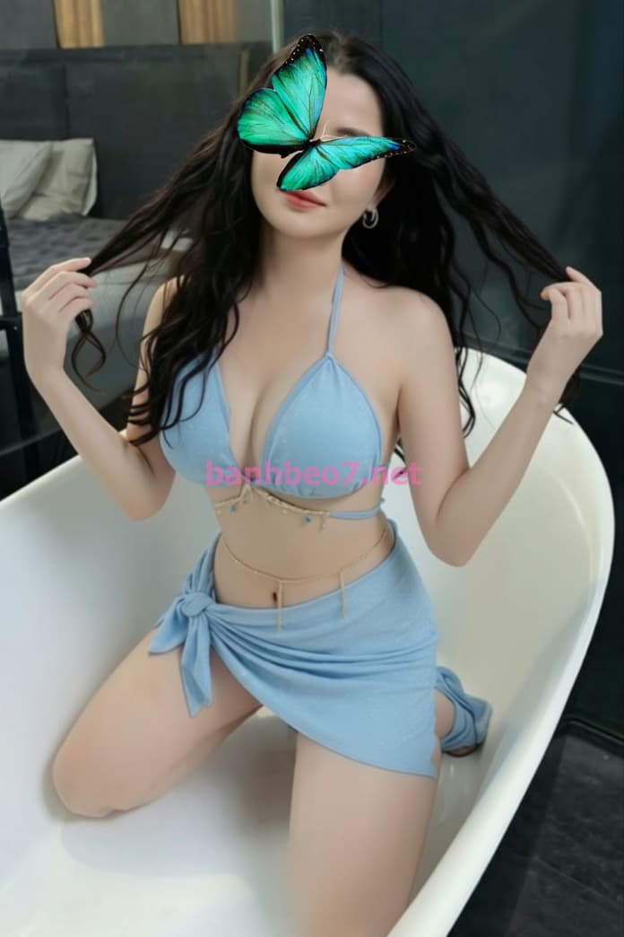 Gia Linh  (Cô nàng dâm đãng dịch vụ bảo phê có các gói massge trị liệu body)