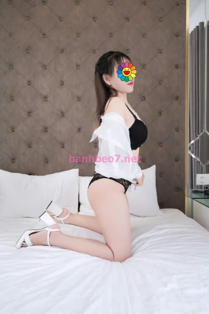 Ngọc Bích - Em Gái Quê Nhẹ Nhàng Êm Ái Làm Tình Như Gấu 