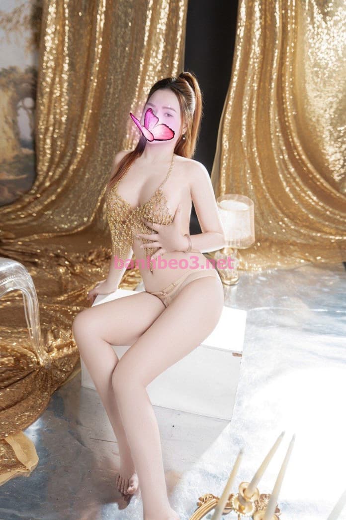 JuLy_ Gái xinh với body cực nóng