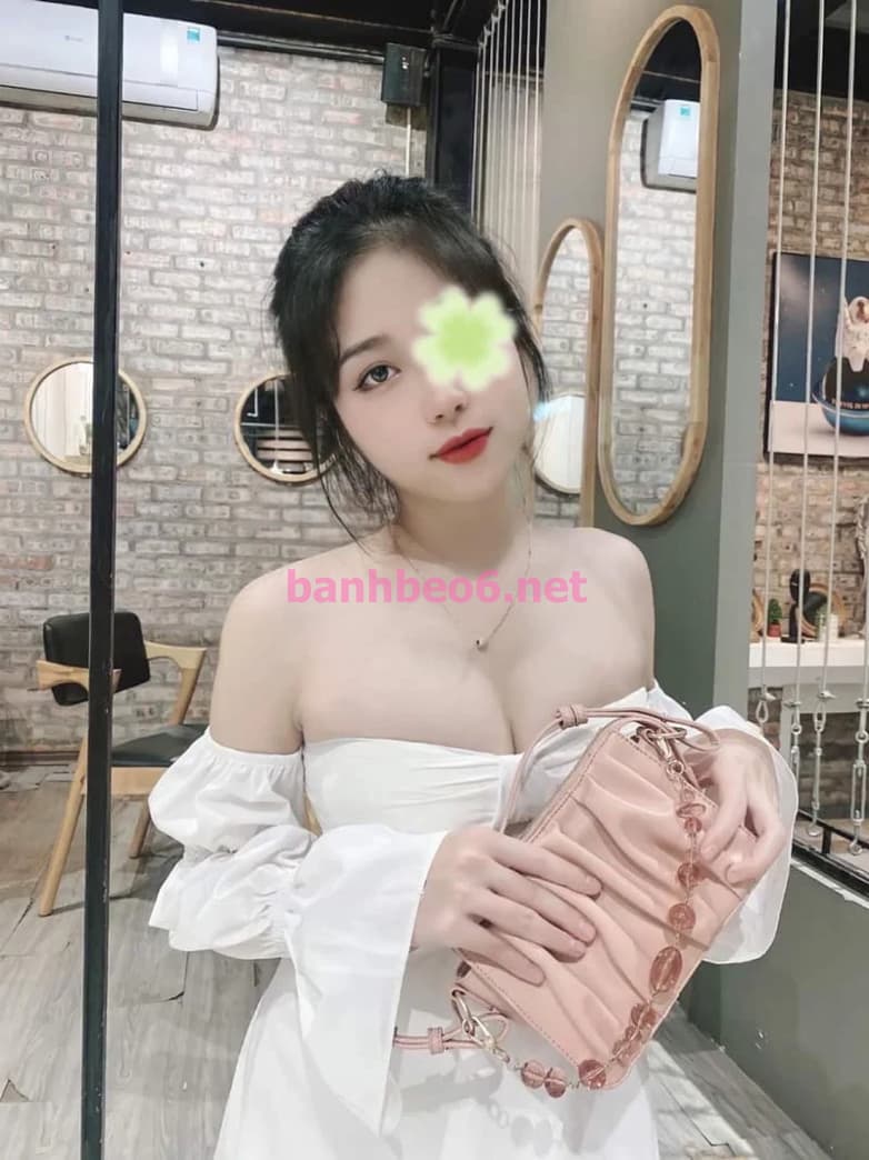 Diệp Anh - Gái Trẻ Xinh Duyên - Non Tơ Gợi Tình - Vú To Body Thơm - Khao Khát Lên Đỉnh Cùng Em